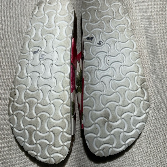 Unionbay Women's Floral Sandals - Pink - Picture 3 of 4